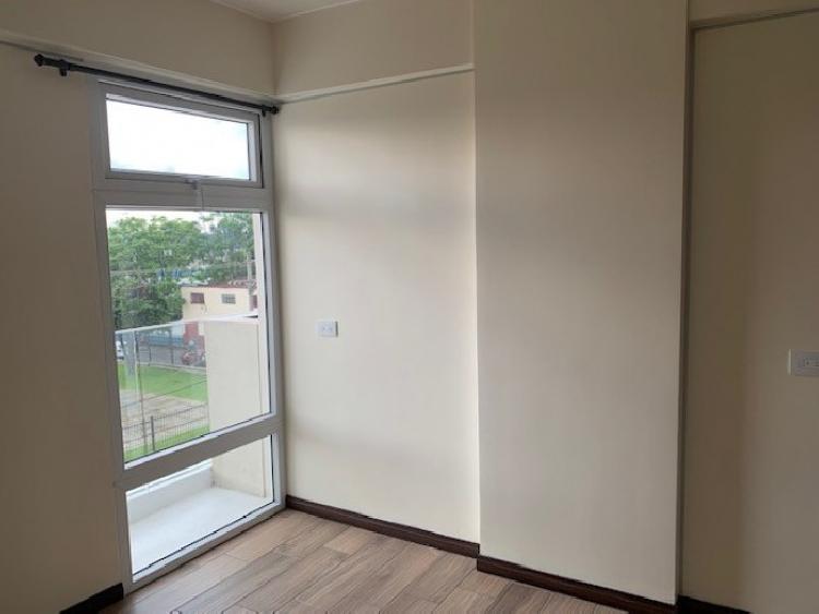 Apartamento en renta en zona 5 Edificio Residencial