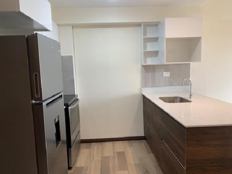 Apartamento en renta en zona 5 Edificio Residencial