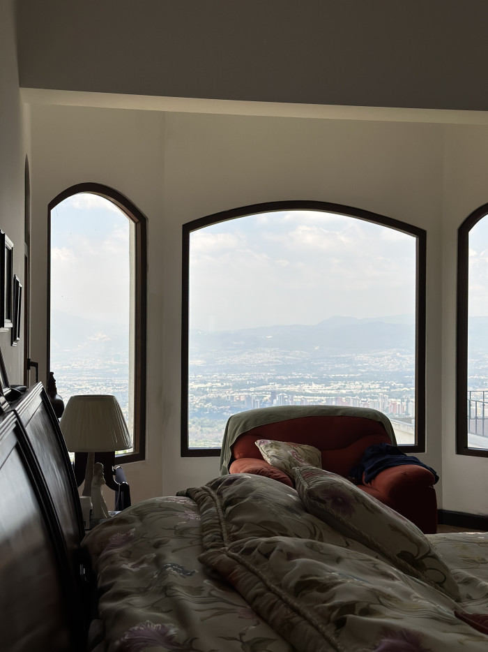 VENTA de Casa Luxury Altos de Monte Bello CAES km 9.5