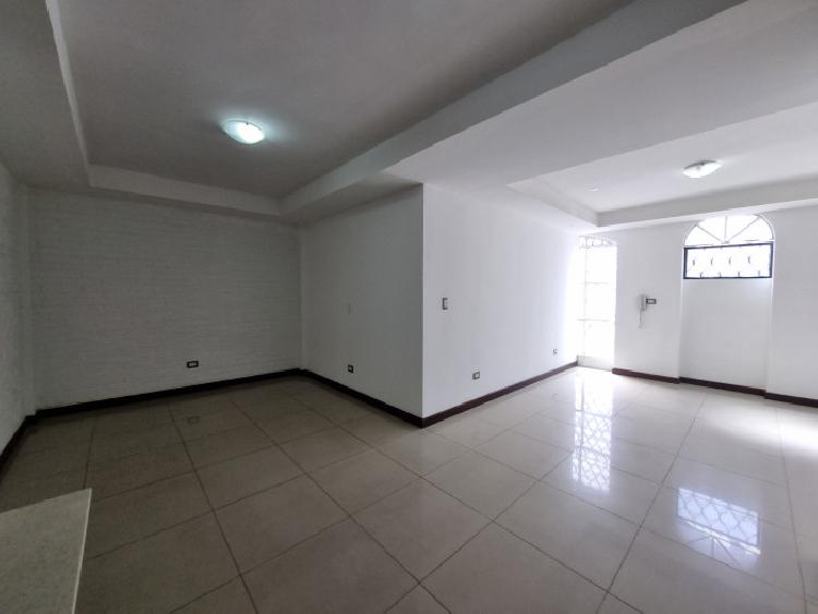 Apartamento en renta en zona 7 Colonia con seguridad