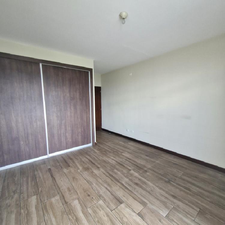 Alquiler de amplio apartamento Penthouse en Muxbal