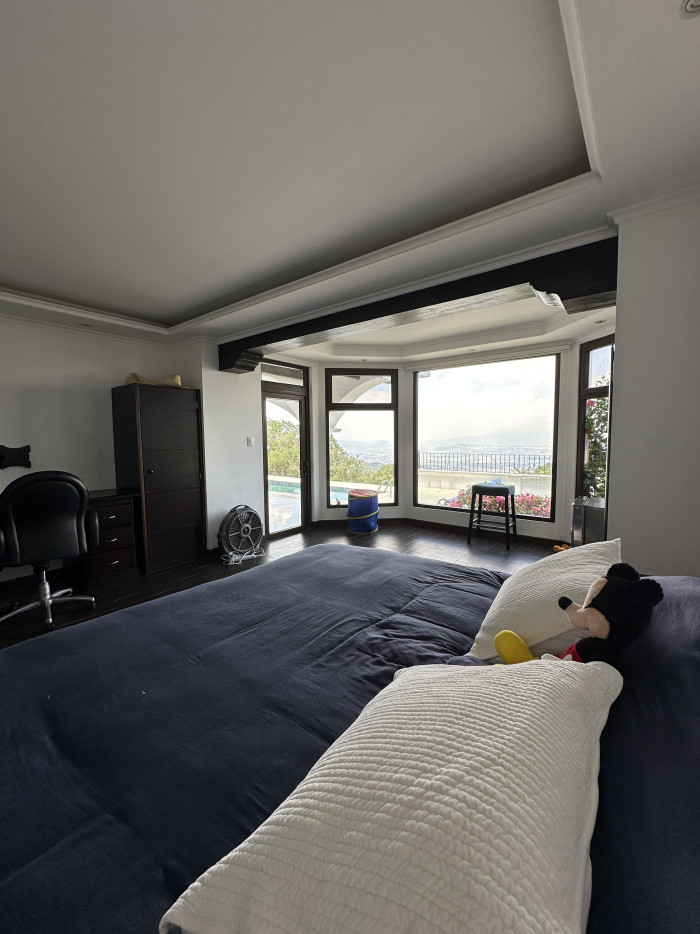 VENTA de Casa Luxury Altos de Monte Bello CAES km 9.5