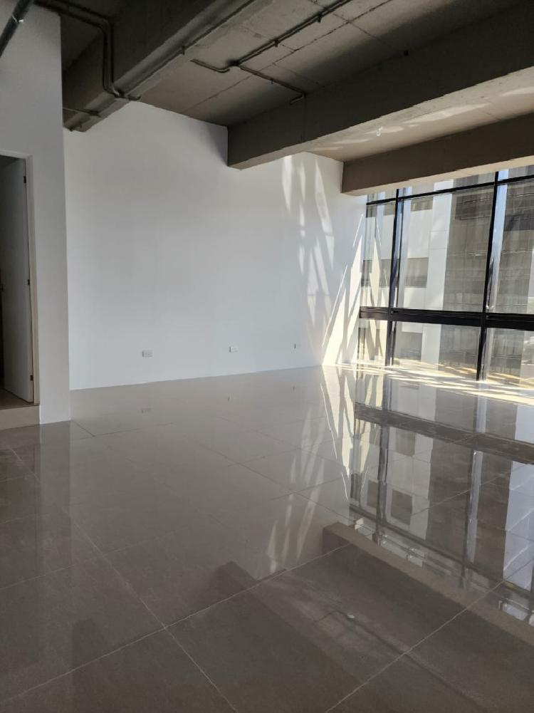 Oficina en renta y venta zona 14 edificio Nuevo