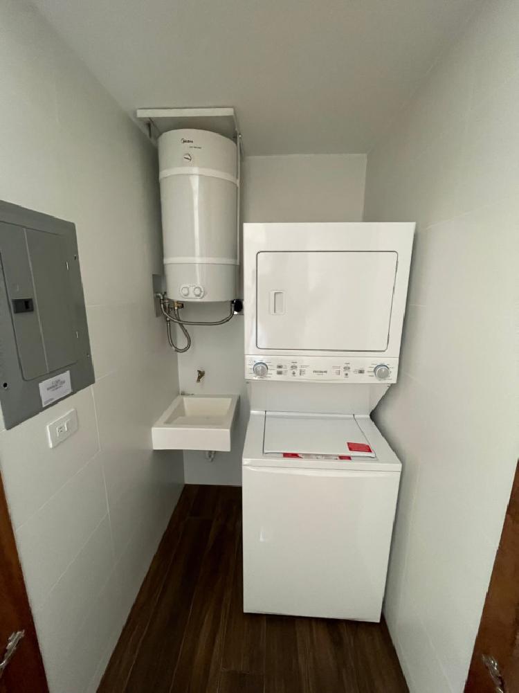 Apartamento Amueblado y Equipado en Renta en Zona 10