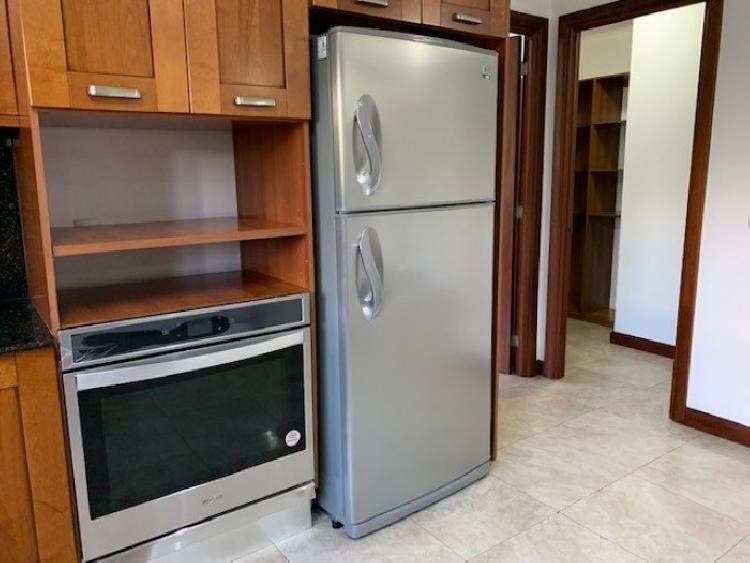 Apartamento en Renta   Y Venta en Zona 14  Edificio