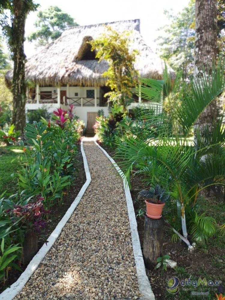 CASA VACACIONAL EN VENTA EN RIO DULCE PUERTO BARRIOS IZABAL GUATEMALA