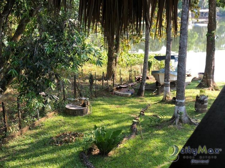 CASA VACACIONAL EN VENTA EN RIO DULCE PUERTO BARRIOS IZABAL GUATEMALA