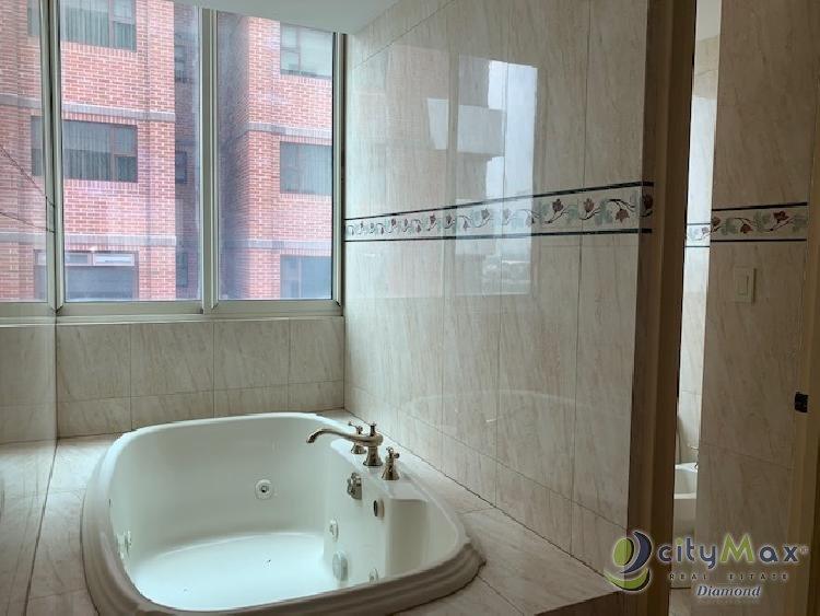 Apartamento en renta en zona 14 en nivel alto