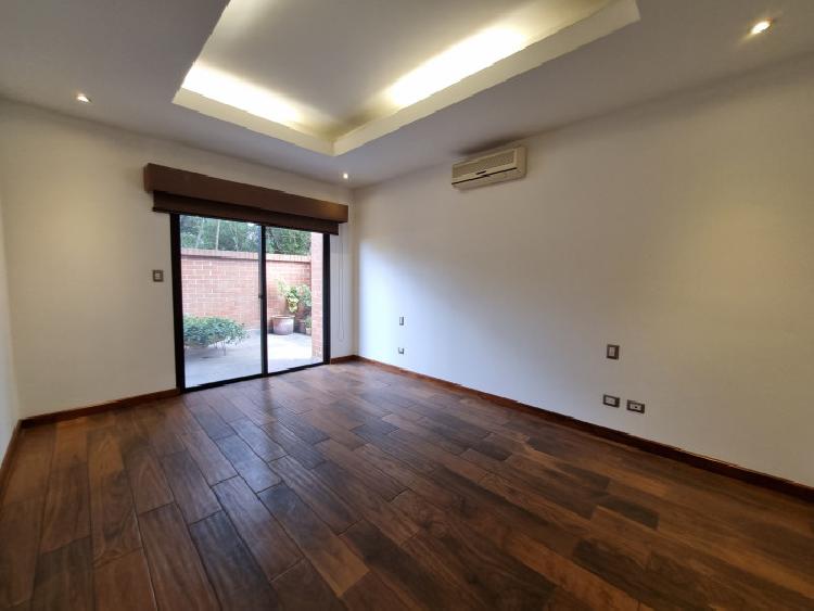 Apartamento en renta tipo casa en zona 15 VH1