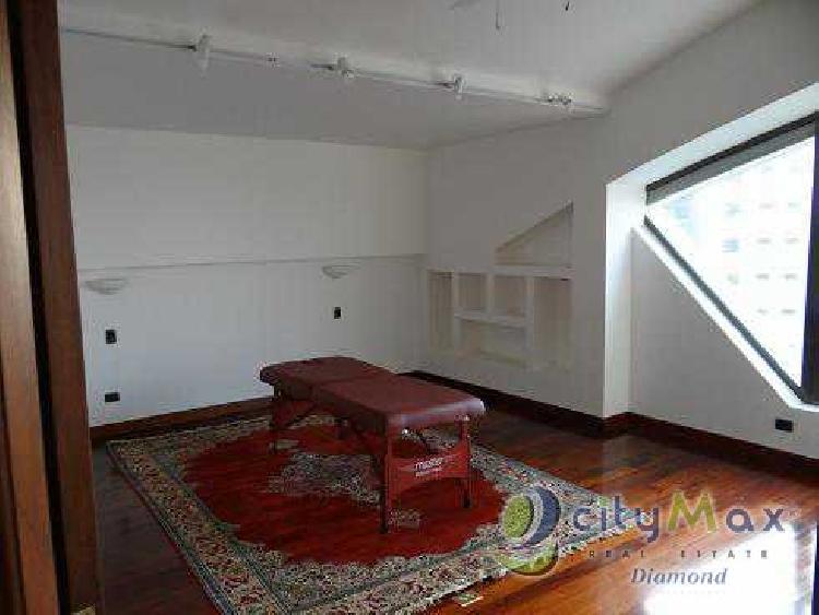 Alquilo Elegante Apartamento de 530.00m2 en Zona 14 