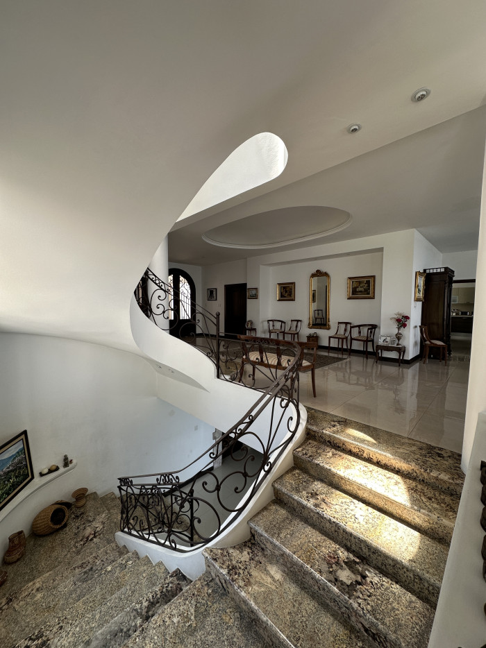 VENTA de Casa Luxury Altos de Monte Bello CAES km 9.5