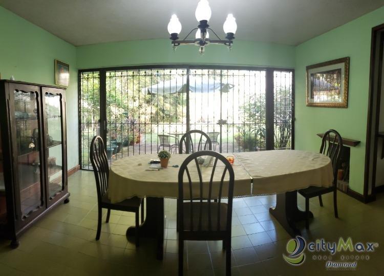 AMPLIA CASA EN VENTA ZONA 16 LA MONTAÑA