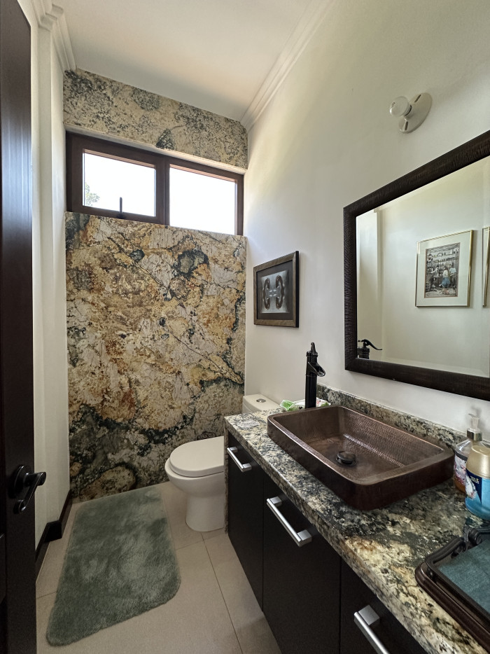 VENTA de Casa Luxury Altos de Monte Bello CAES km 9.5
