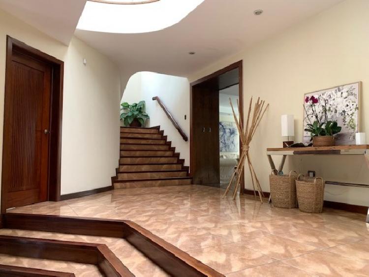 Casa en Venta en Jacarandas de Cayalá zona 15