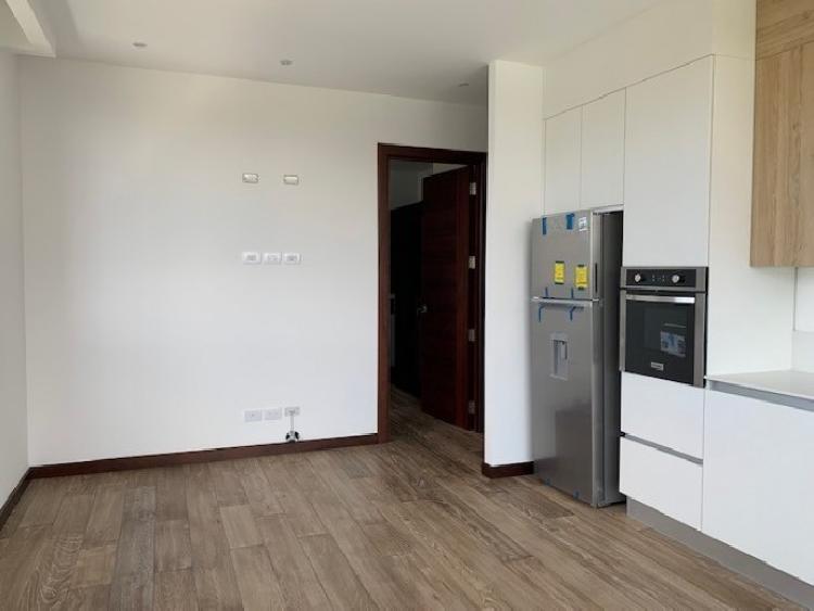 Apartamento en renta para estrenar en zona 15 VH1