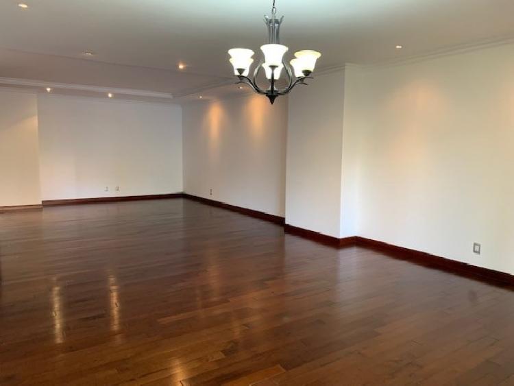 Apartamento en Renta   Y Venta en Zona 14  Edificio