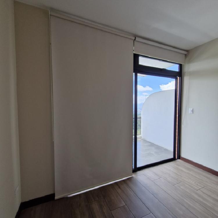 Alquiler de amplio apartamento Penthouse en Muxbal