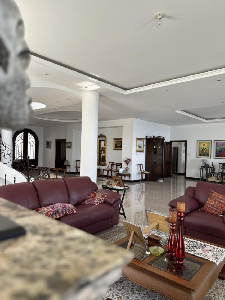 VENTA de Casa Luxury Altos de Monte Bello CAES km 9.5
