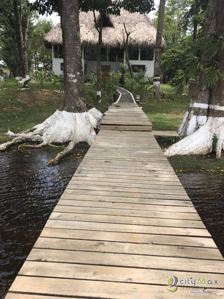 CASA VACACIONAL EN VENTA EN RIO DULCE PUERTO BARRIOS IZABAL GUATEMALA