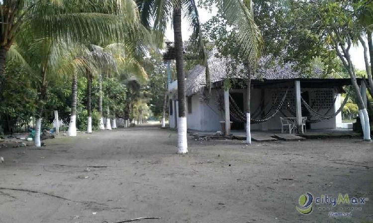 CASA DE PLAYA EN VENTA EN IZTAPA ESCUINTLA.