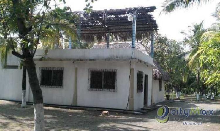 CASA DE PLAYA EN VENTA EN IZTAPA ESCUINTLA.