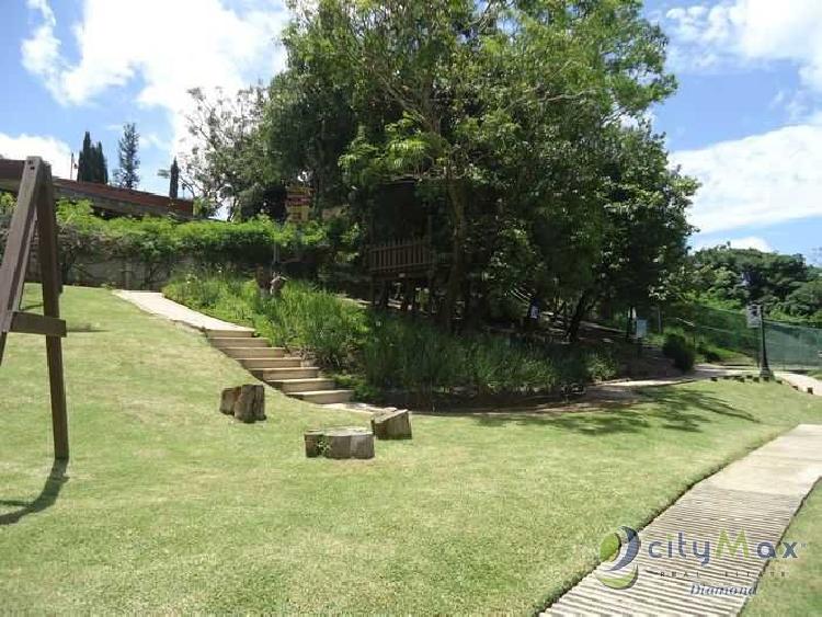 CASA EN VENTA EN CONDOMINIO COLINAS DE CASTEL 