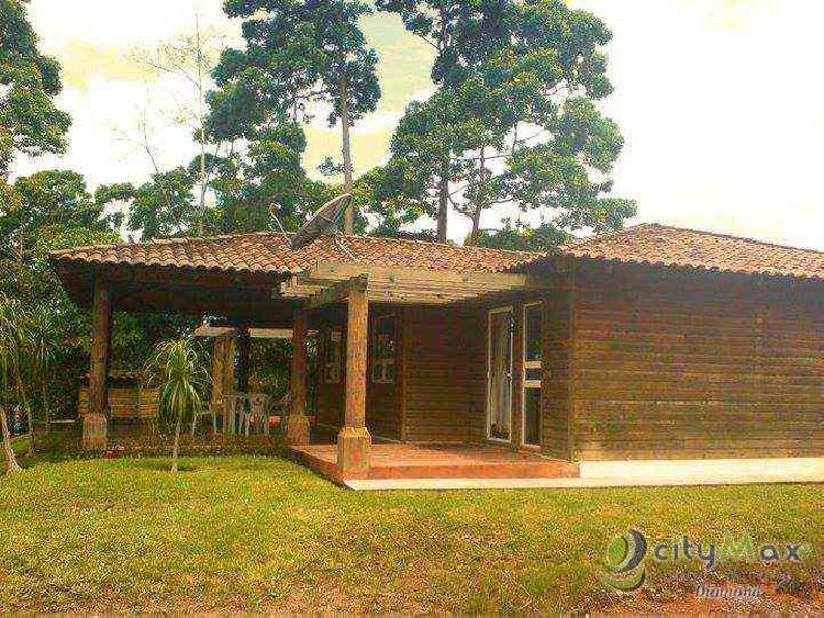 CASA EN VENTA Y RENTA EN AMATIQUE BAY