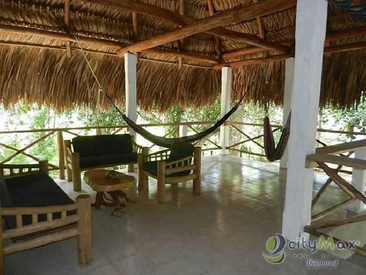 CASA VACACIONAL EN VENTA EN RIO DULCE PUERTO BARRIOS IZABAL GUATEMALA