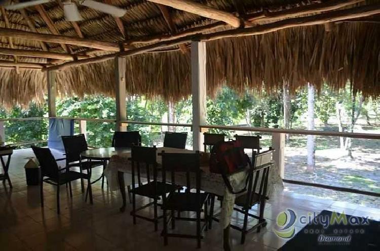 CASA VACACIONAL EN VENTA EN RIO DULCE PUERTO BARRIOS IZABAL GUATEMALA