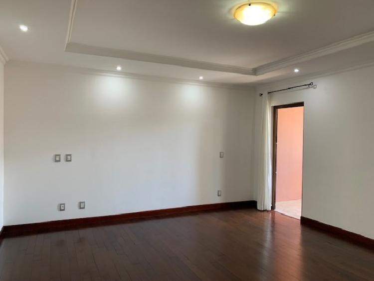 Apartamento en Renta   Y Venta en Zona 14  Edificio