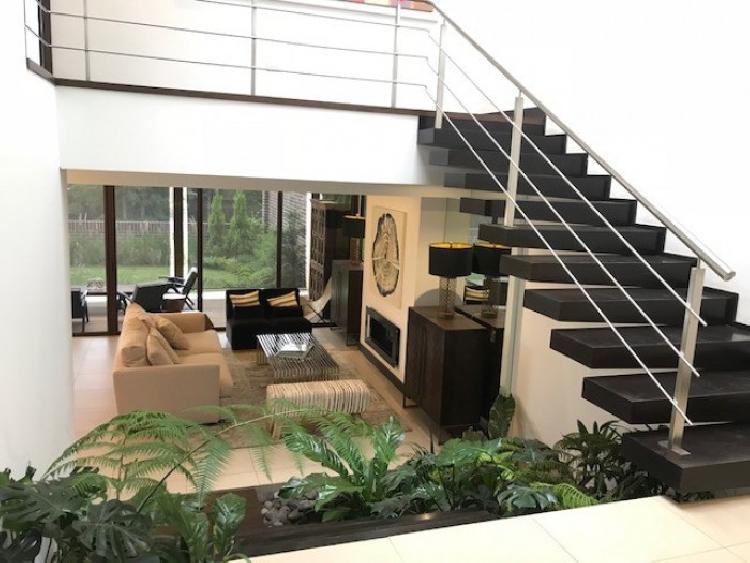 CASA EN VENTA en exclusivo condominio en zona 16 