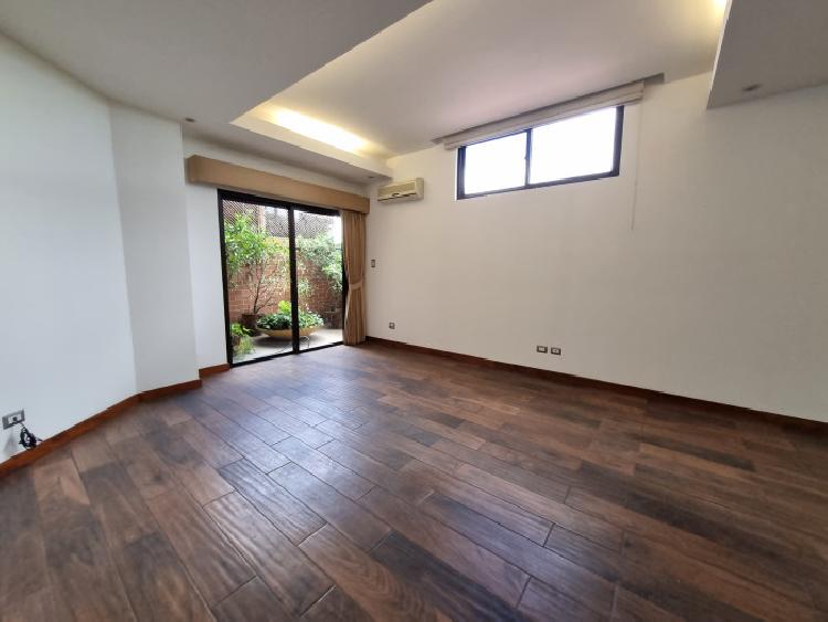 Apartamento en renta tipo casa en zona 15 VH1