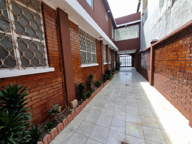 Apartamento en renta en zona 7 Colonia con seguridad