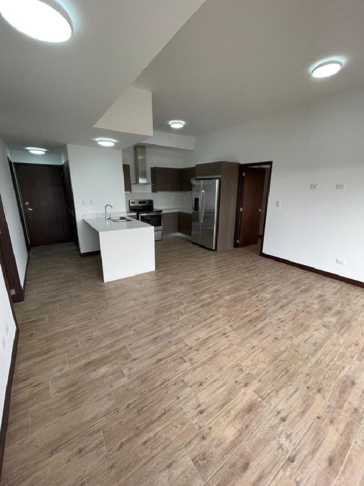 Apartamento en Renta en Zona 10 Cercano a Diagonal 6