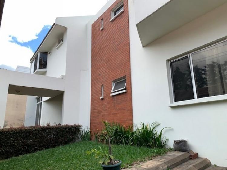 Casa en Venta en Jacarandas de Cayalá zona 15