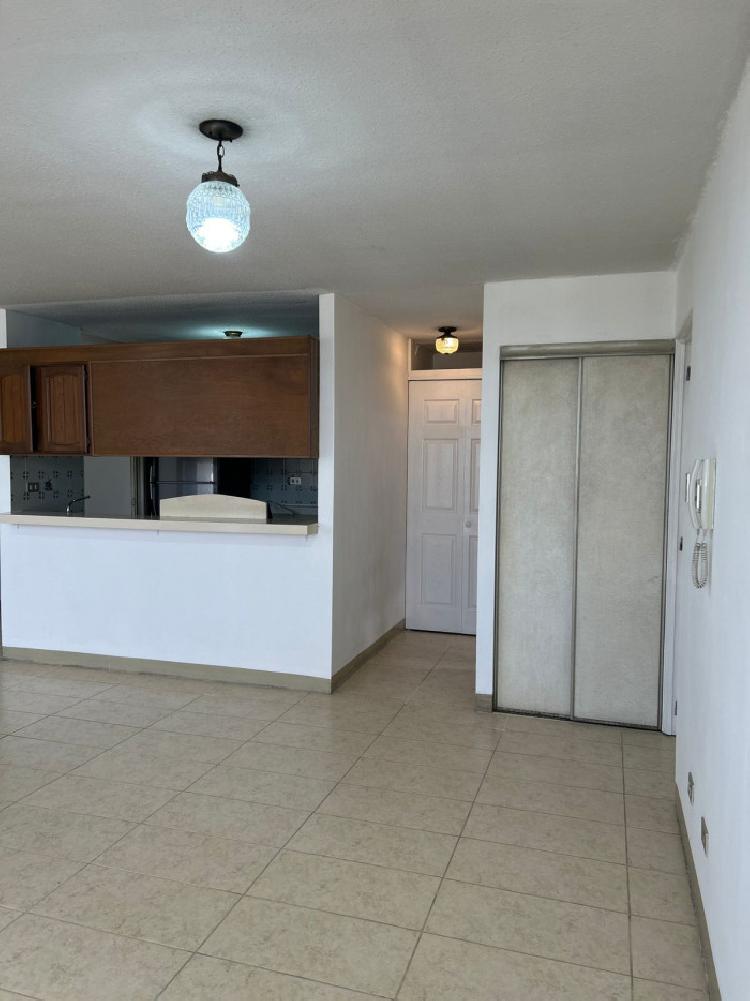 Apartamento en RENTA/Alquiler en zona 10