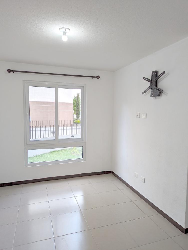 Apartamento en renta en Parque 7 Calzada Roosevelt