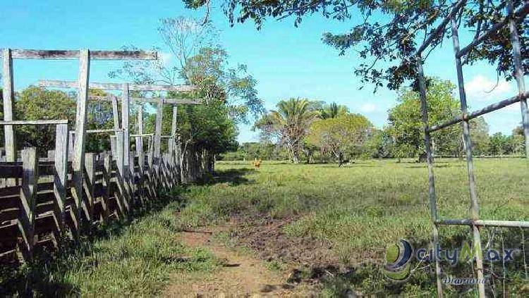 FINCA EN VENTA EN LAS CRUCES PETEN GUATEMALA