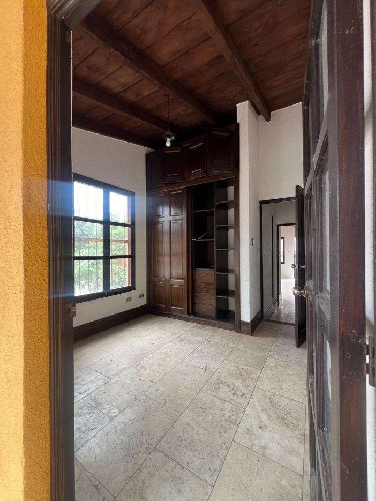 Casa con 5 habitaciones en Antigua Guatemala