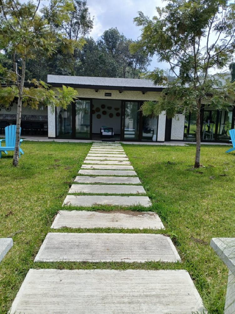 Casa Amueblada en RENTA Residencial cercano a Antigua