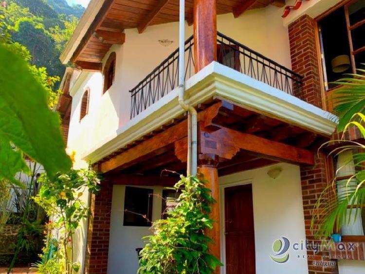 Se renta casa amueblada cercana al casco de Antigua G. 