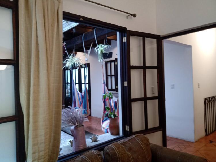 Se vende casa en residencial cercano a Antigua G.