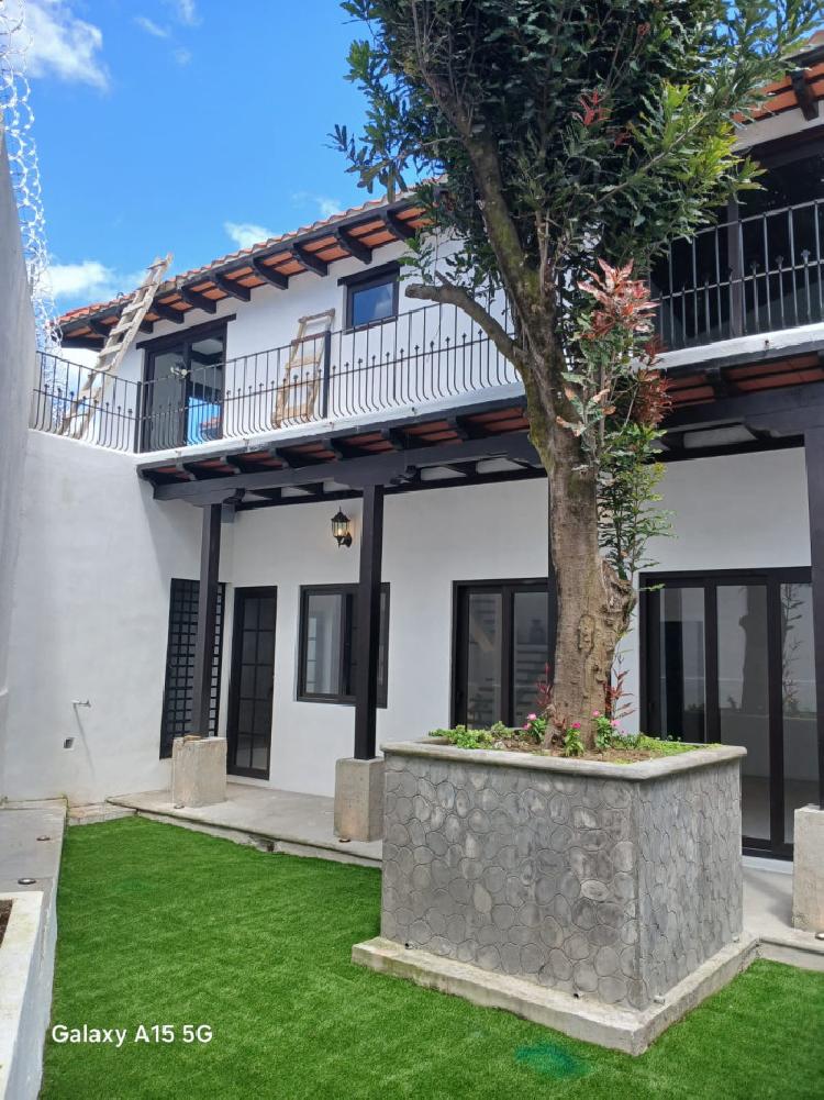 En venta casa amplia en Hacienda del Comendador