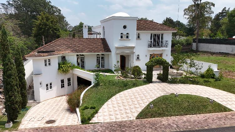 Exclusiva Casa en Venta Cayala Zona 16