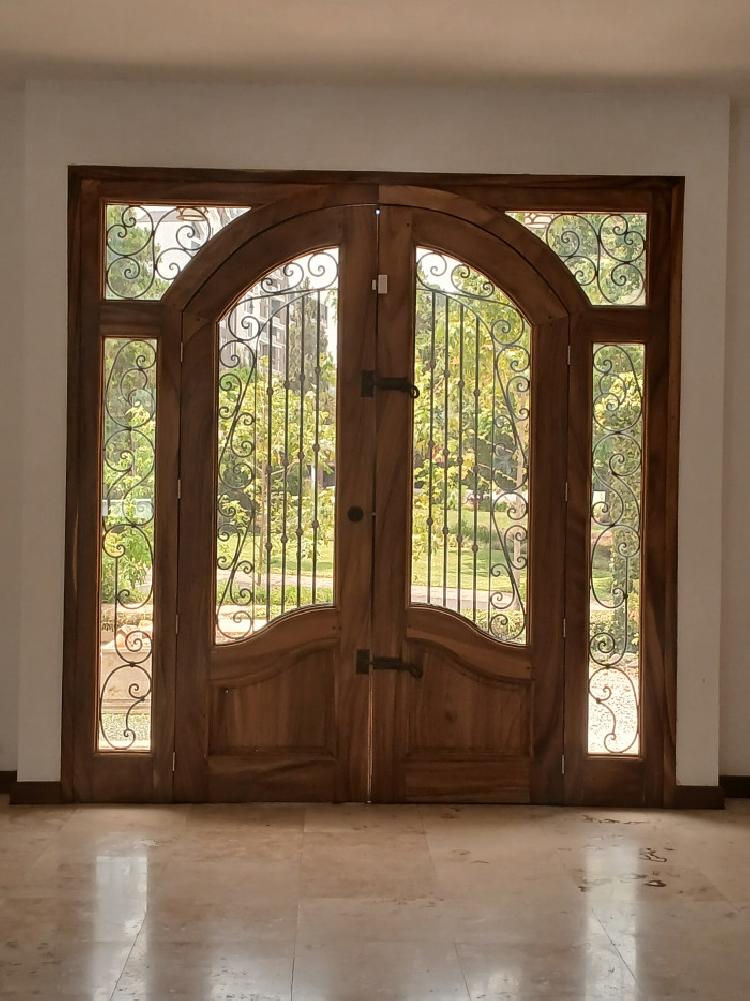 Exclusiva Casa en Venta Cayala Zona 16