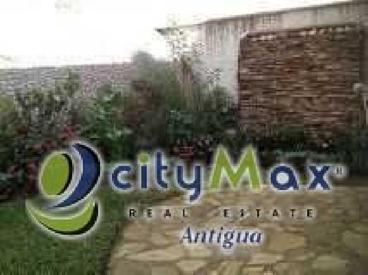 ¡CityMax vende casa en condominio en San Lucas!