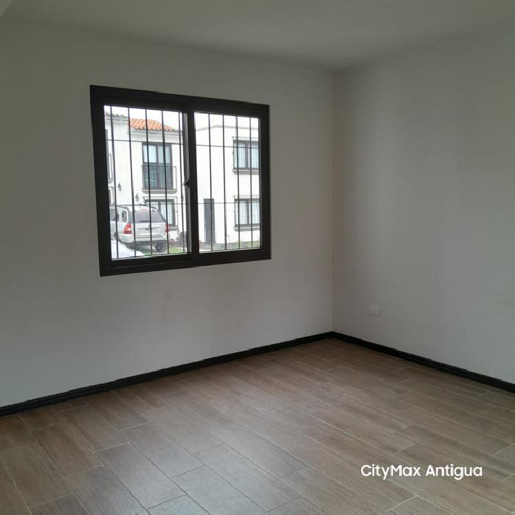  CASA NUEVA EN RENTA Resid Condado Ciudad Vieja