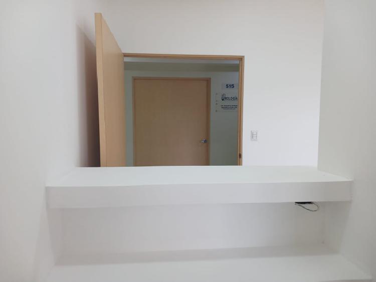 CLINICA MEDICA EN ALQUIER EN HOSPITAL LA PAZ EN CES