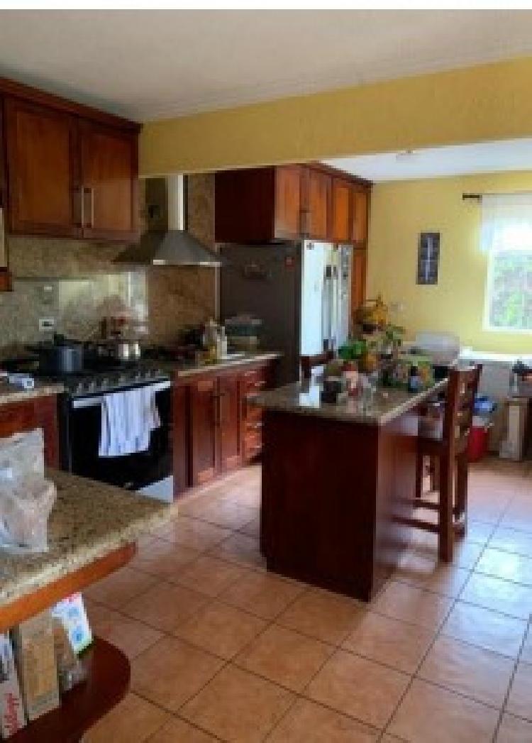 CASA EN VENTA EN CARRETERA A EL SALVADOR, FRAIJANES