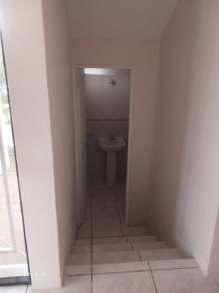 CASA EN ALQUILER EN RESIDENCIAL KM 18.5 DE CES